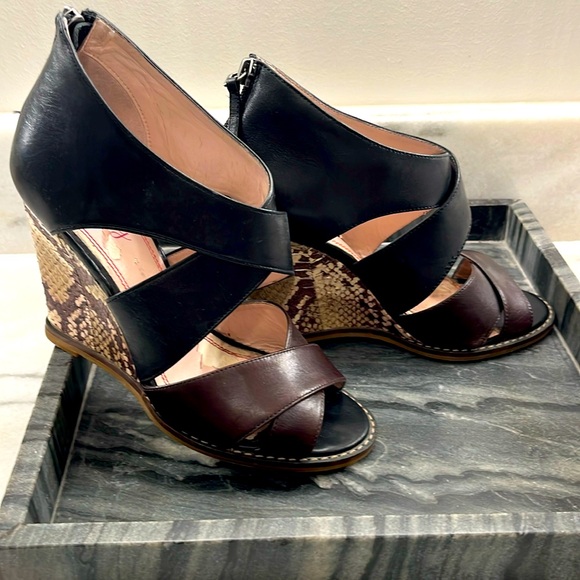 Black and brown leather wedge with python platform - Picture 1 of 3